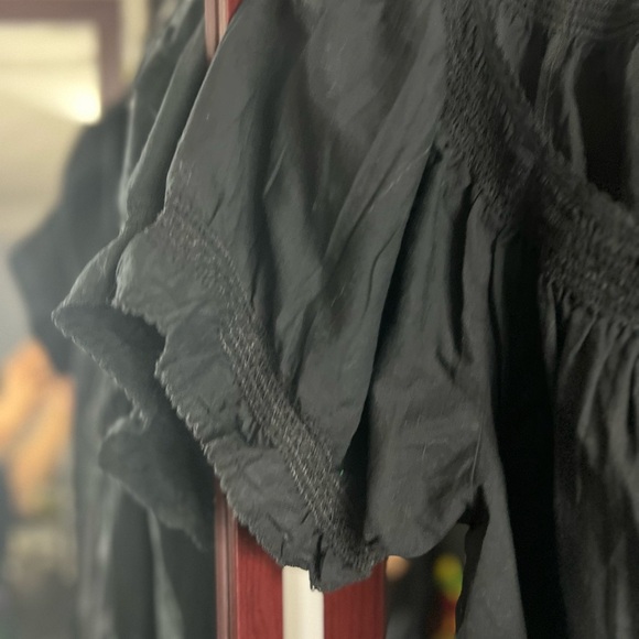 VINTAGE Bandolino Black Embroidered BOHEMIANTop WITH FLORAL MOTIF - Picture 4 of 6